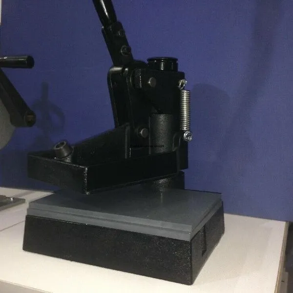 Hightex 8360 Schwenkarmstanze , Lederstanze, Stanze Für Stanzeisen 2 Hightex 8360 Schwenkarmstanze , Lederstanze, Stanze Für Stanzeisen – Bild 2