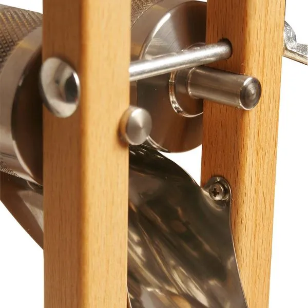 Eschenfelder Kornquetsche Tischmodell + Trichterdeckel + Zwinge + Kurbel + Bürste 5 Eschenfelder Kornquetsche Tischmodell + Trichterdeckel + Zwinge + Kurbel + Bürste – Bild 5