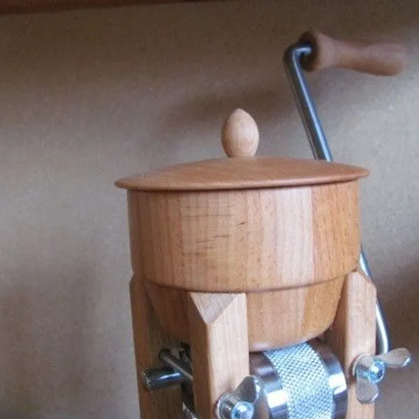 Eschenfelder Trichterdeckel Für Kornquetsche, Tisch- Und Das Wandmodell NEU! 4 Eschenfelder Trichterdeckel Für Kornquetsche, Tisch- Und Das Wandmodell NEU! – Bild 4